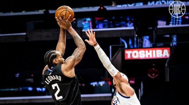  德约科维奇爆冷击败掘金，比分优势明显引爆全场！